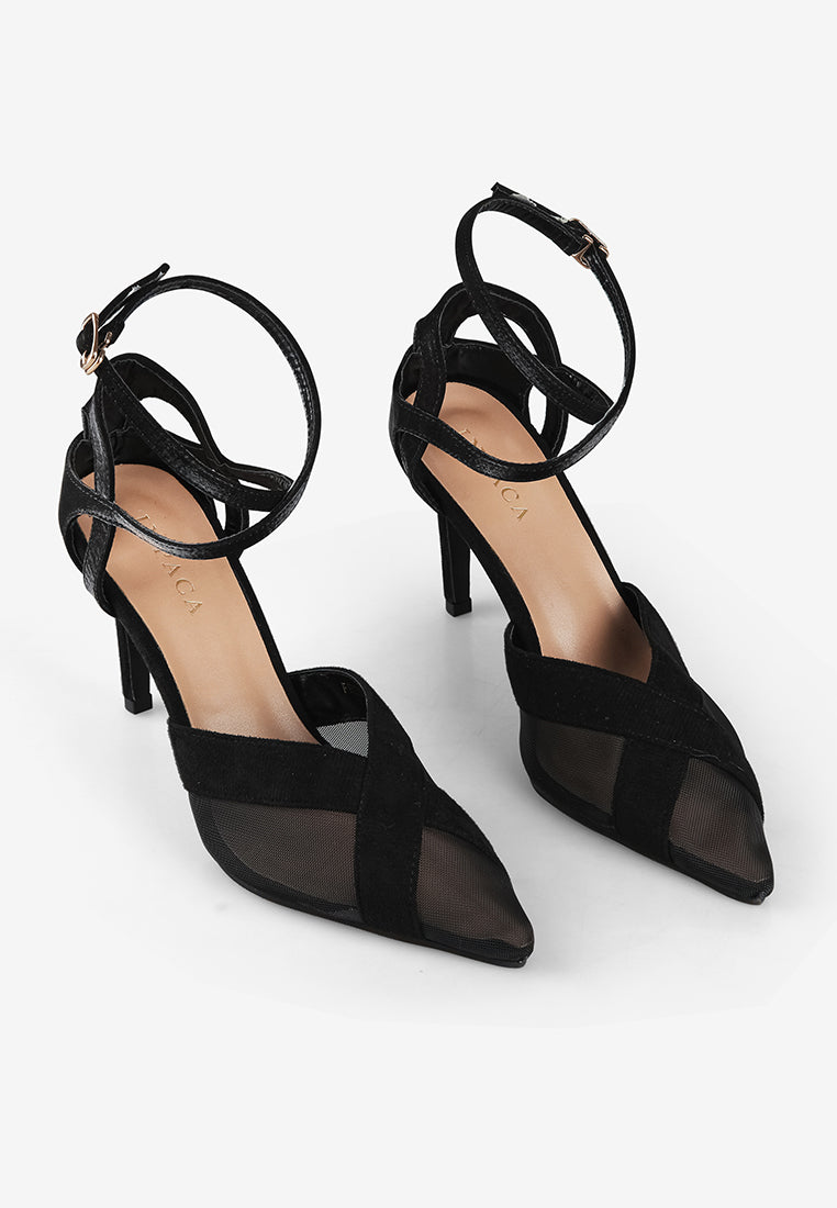 Freda in Black