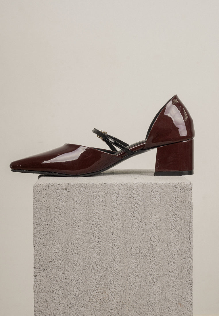 Geneve in Maroon