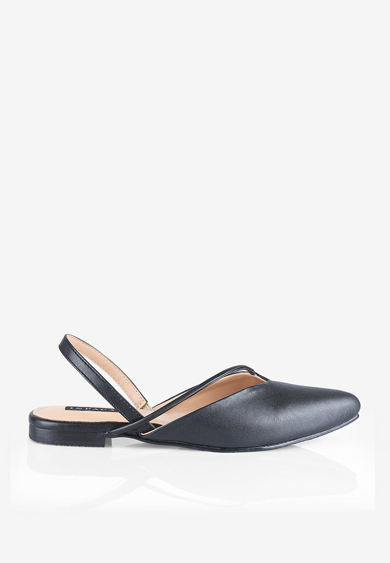 Cleora in Black