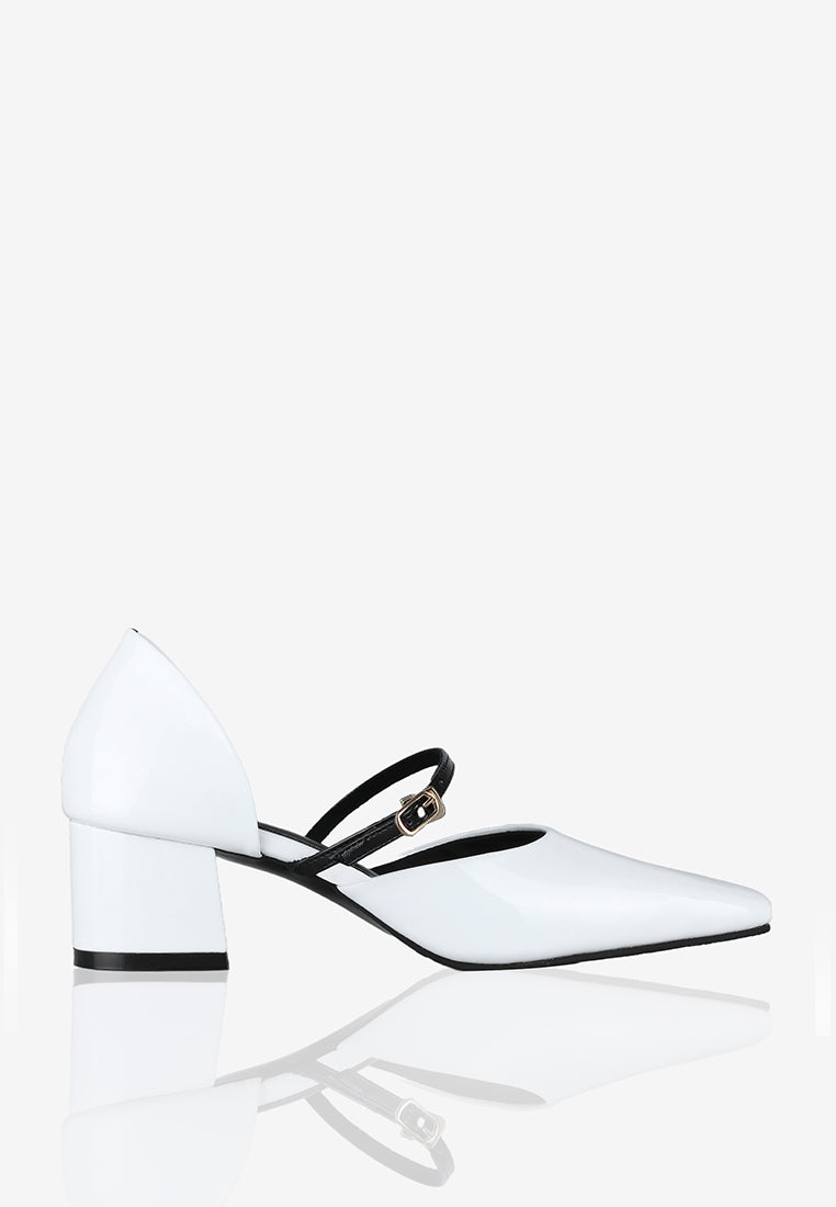 Geneve in White