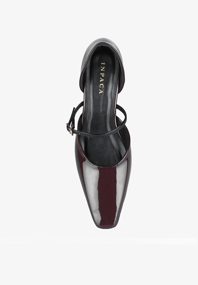 Geneve in Maroon