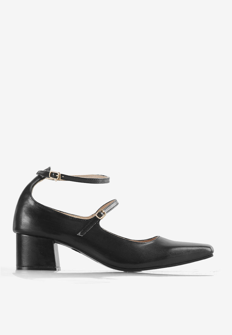 Astoria in Black