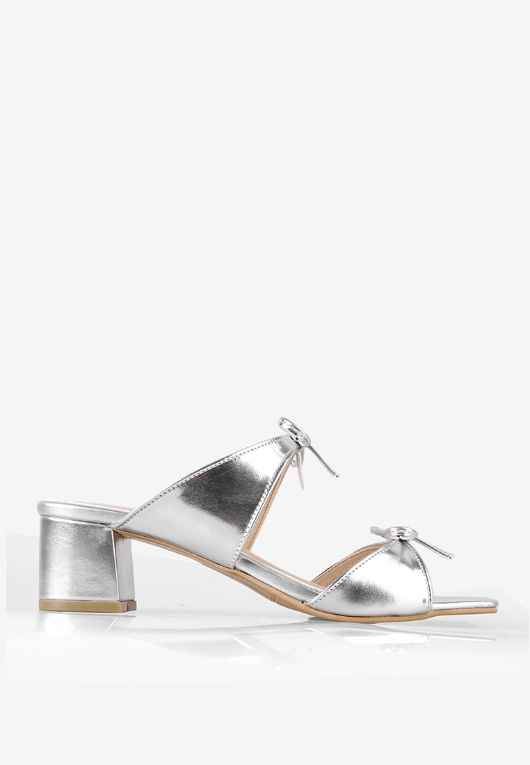 Reeve Heels in Silver