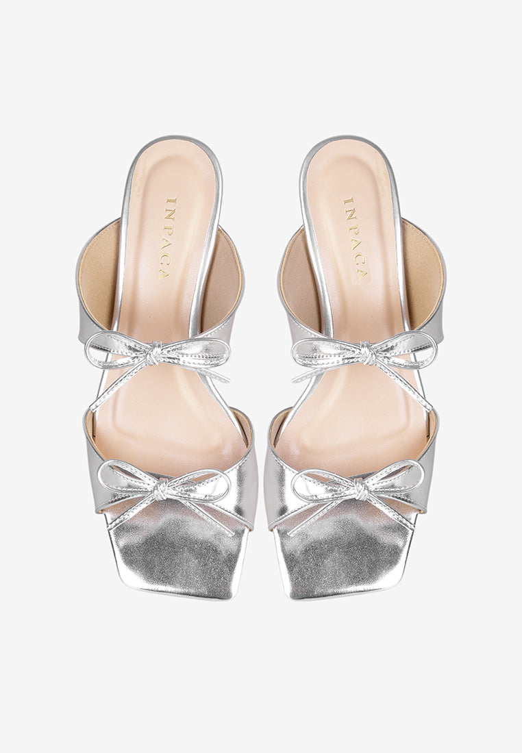 Reeve Heels in Silver