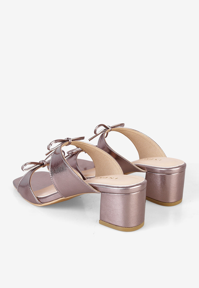 Reeve Heels in Cooper