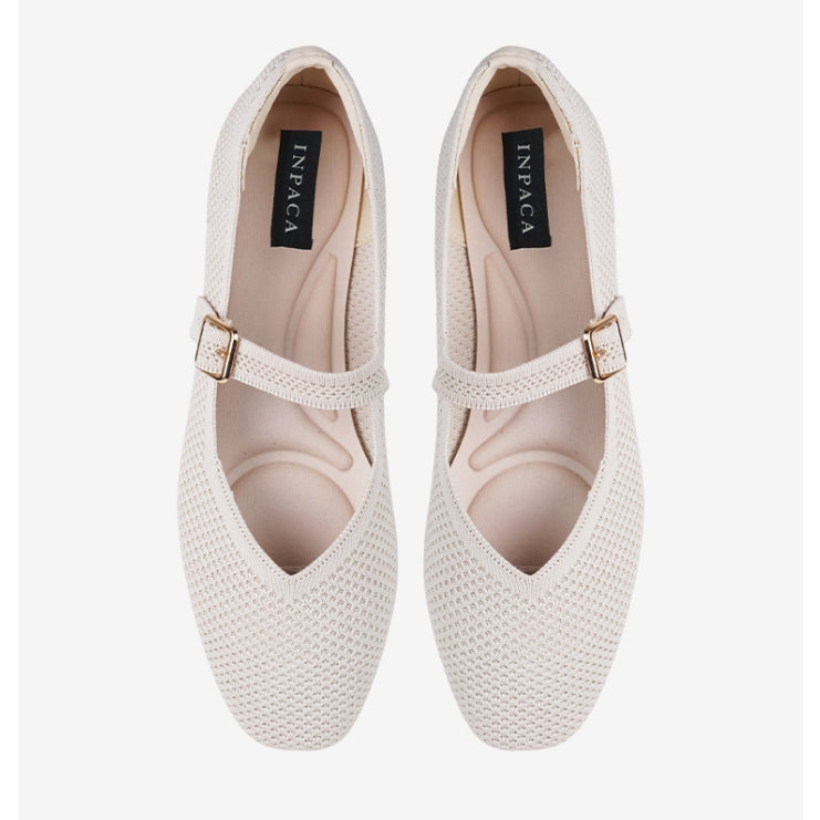 Maia Flatshoes in Cream