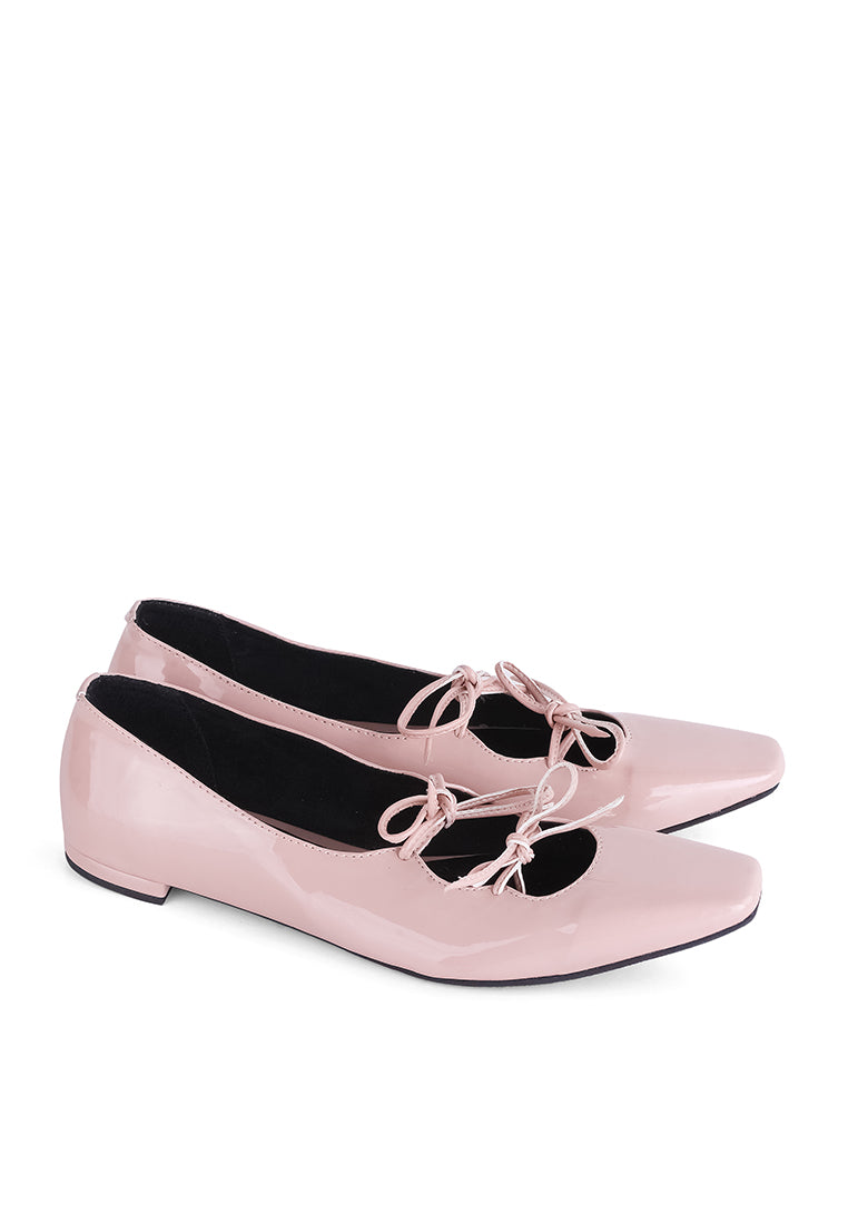 Roxanne in Pink