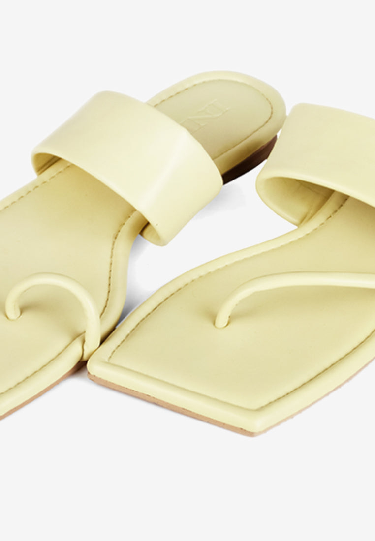 Mono in Butter Yellow