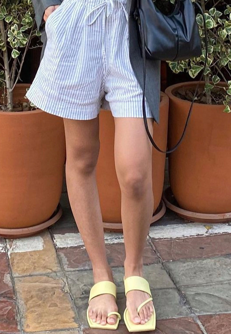 Mono in Butter Yellow