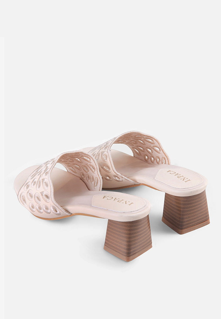 Galle in Beige