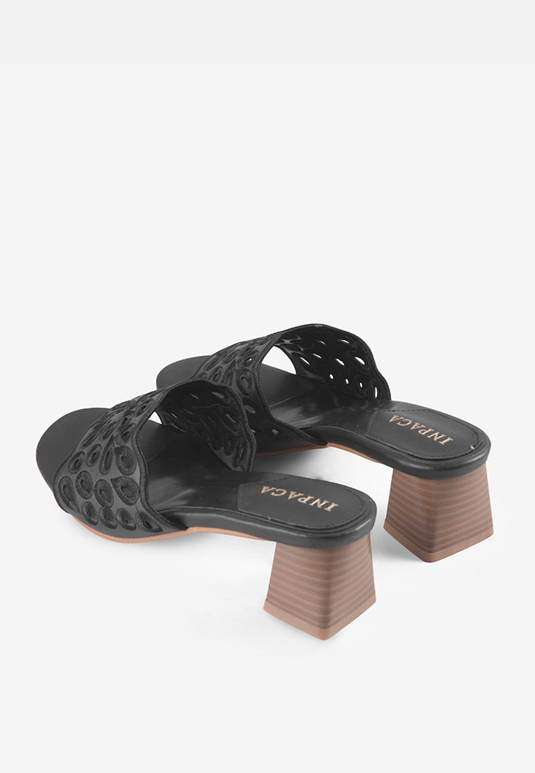 Galle in Black