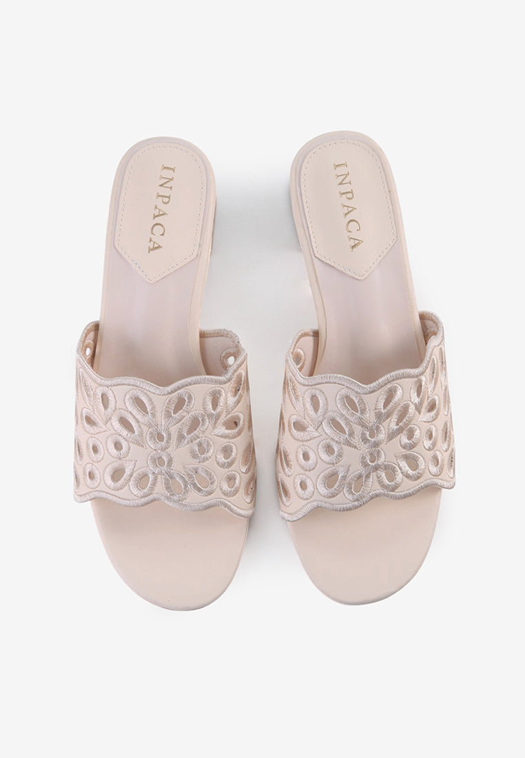 Galle in Beige