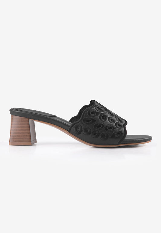 Galle in Black