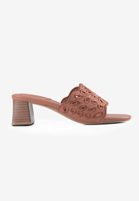 Galle in Brown