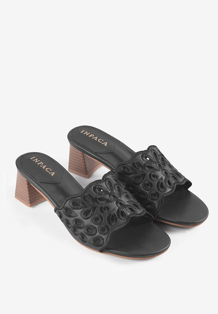 Galle in Black