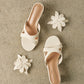 Clover in Beige