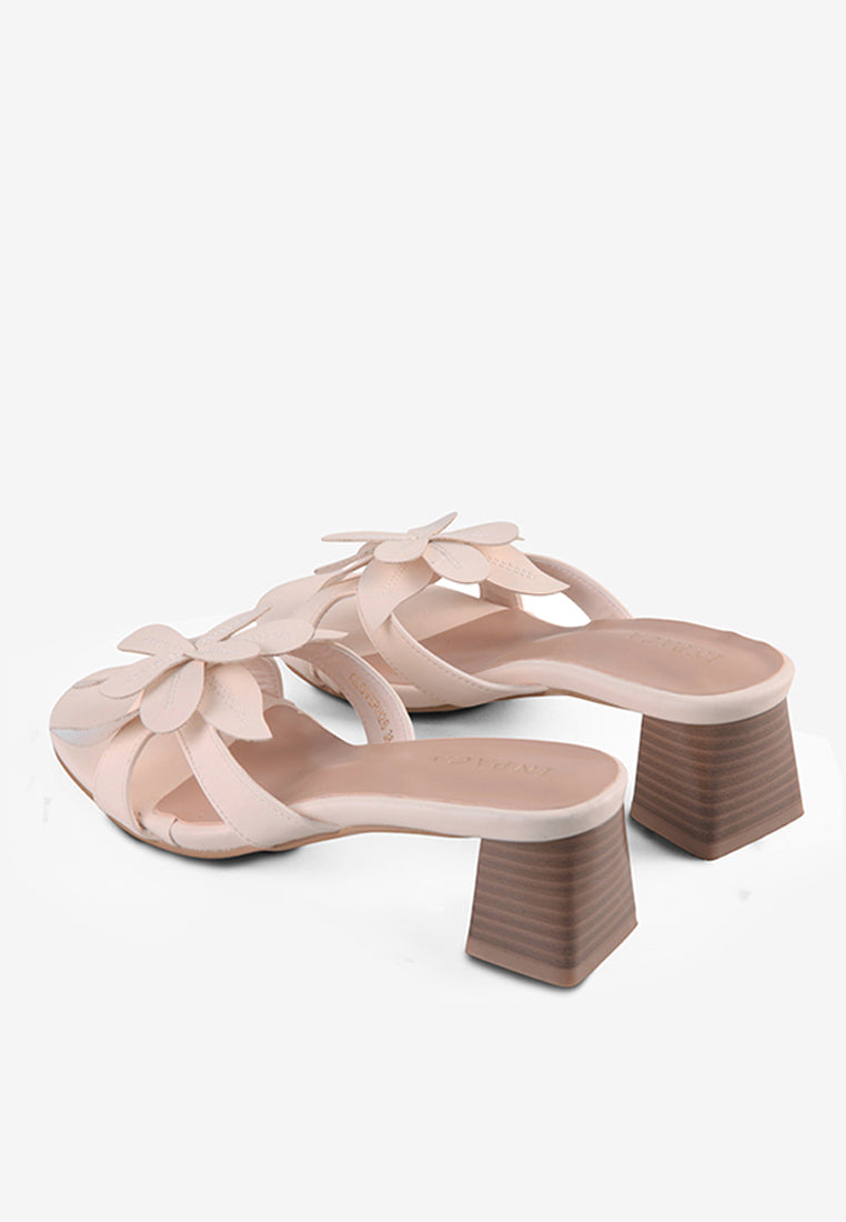 Clover in Beige