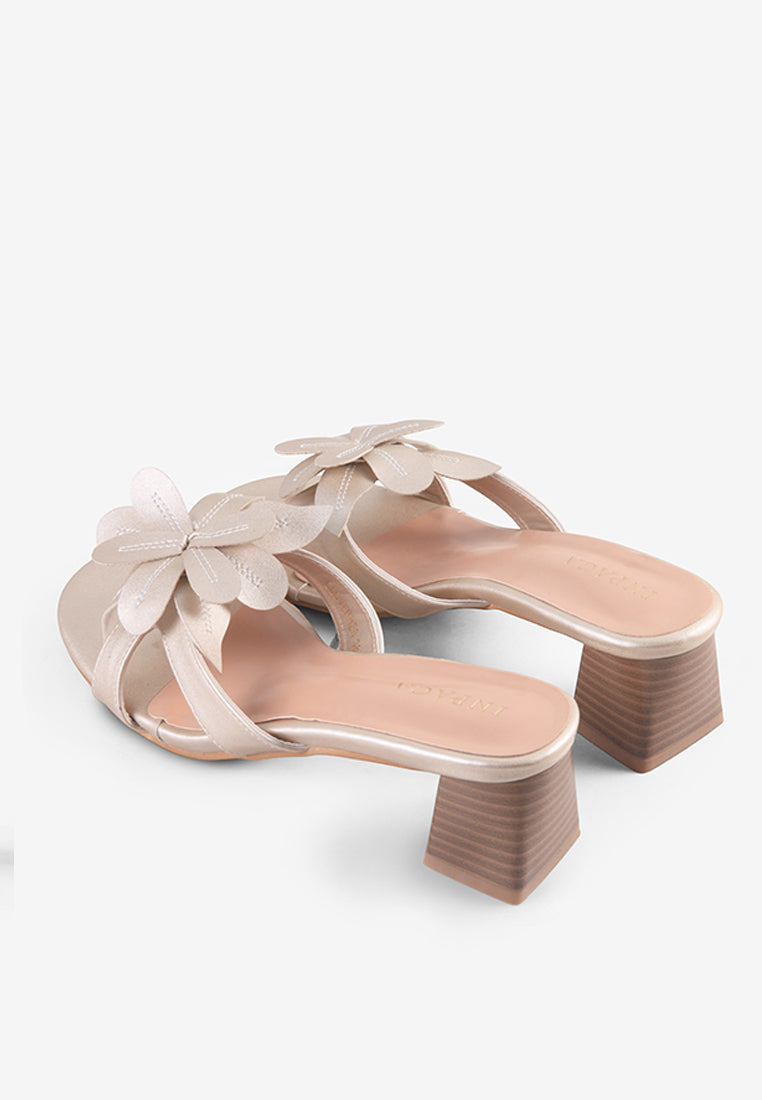 Clover in Gold