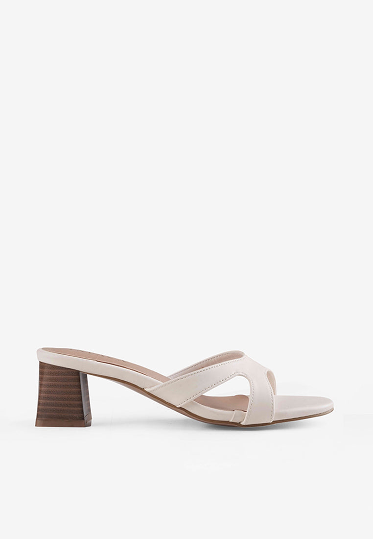 Clover in Beige