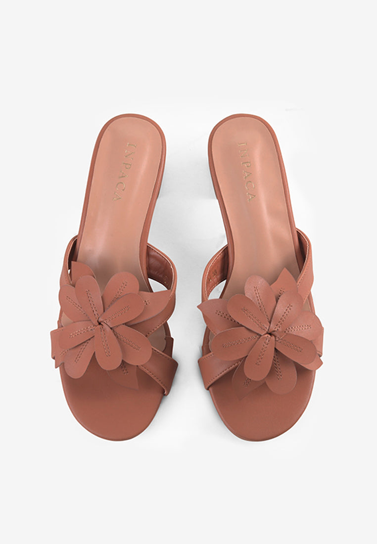 Clover in Brown