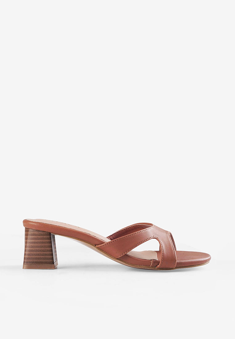 Clover in Brown