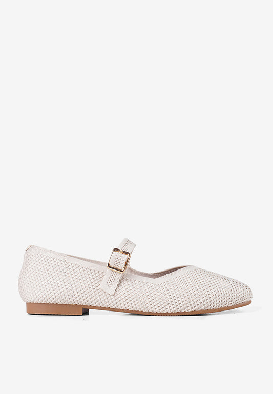 Maia Flatshoes in Cream