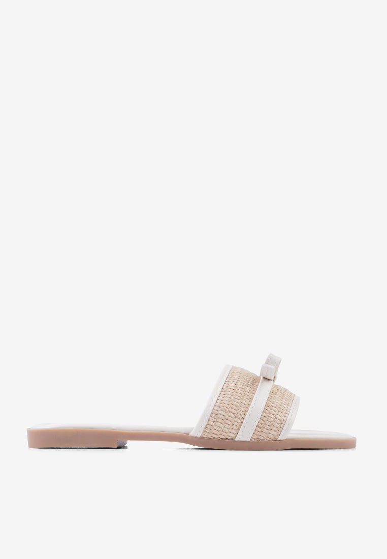 Pamama Sandals in Beige