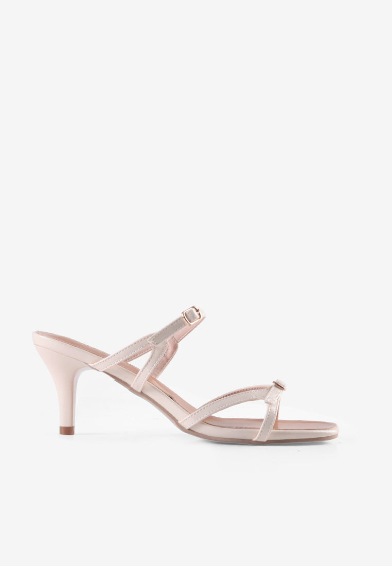 Thea in Beige