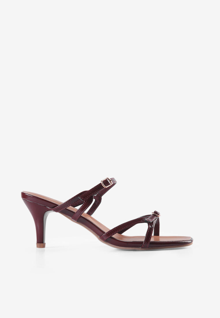 Thea in Maroon