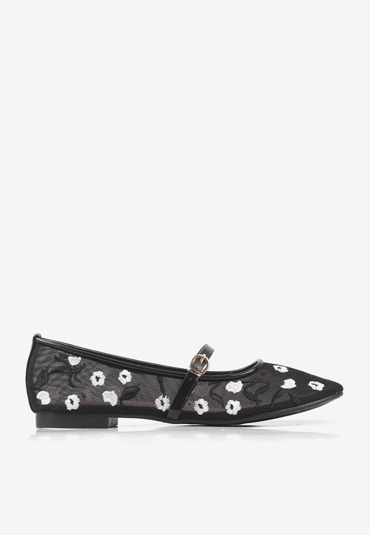 Eloise Flatshoes in Black