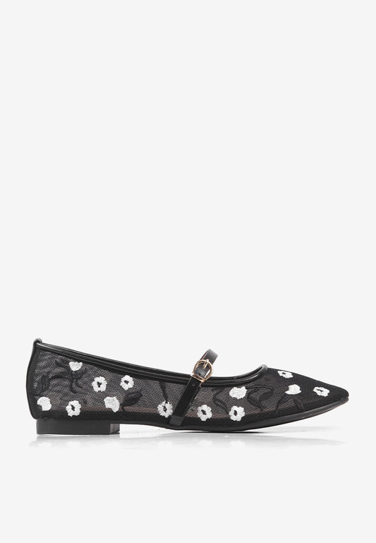 Eloise Flatshoes in Black
