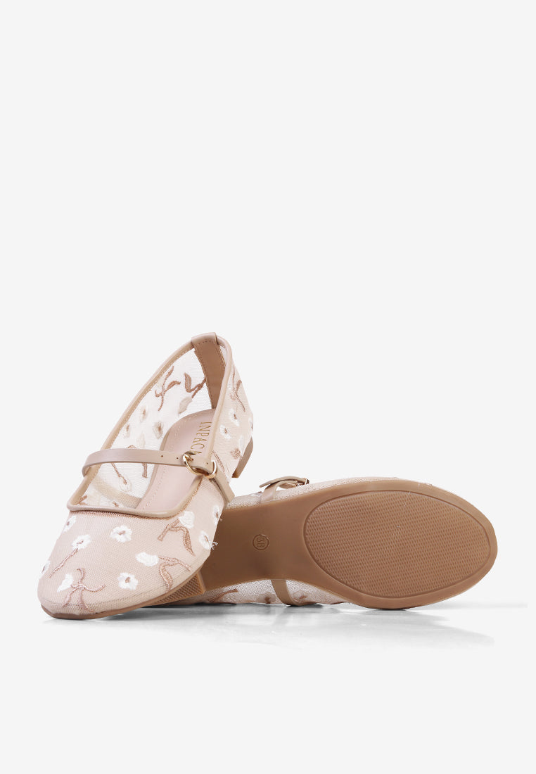 Eloise Flatshoes in Ivory