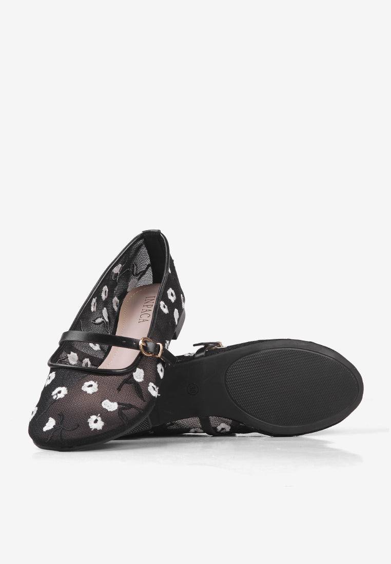 Eloise Flatshoes in Black