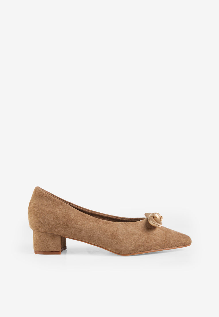 Patrina in Beige