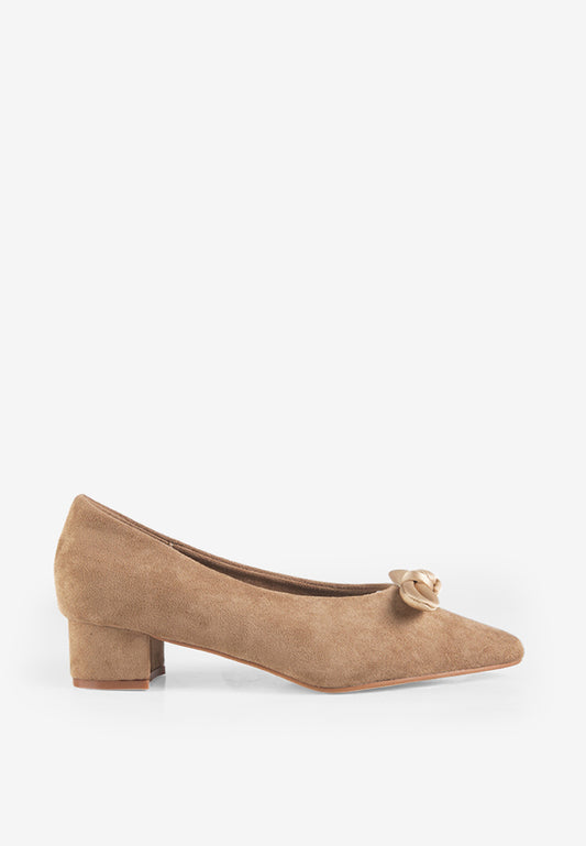 Patrina in Beige