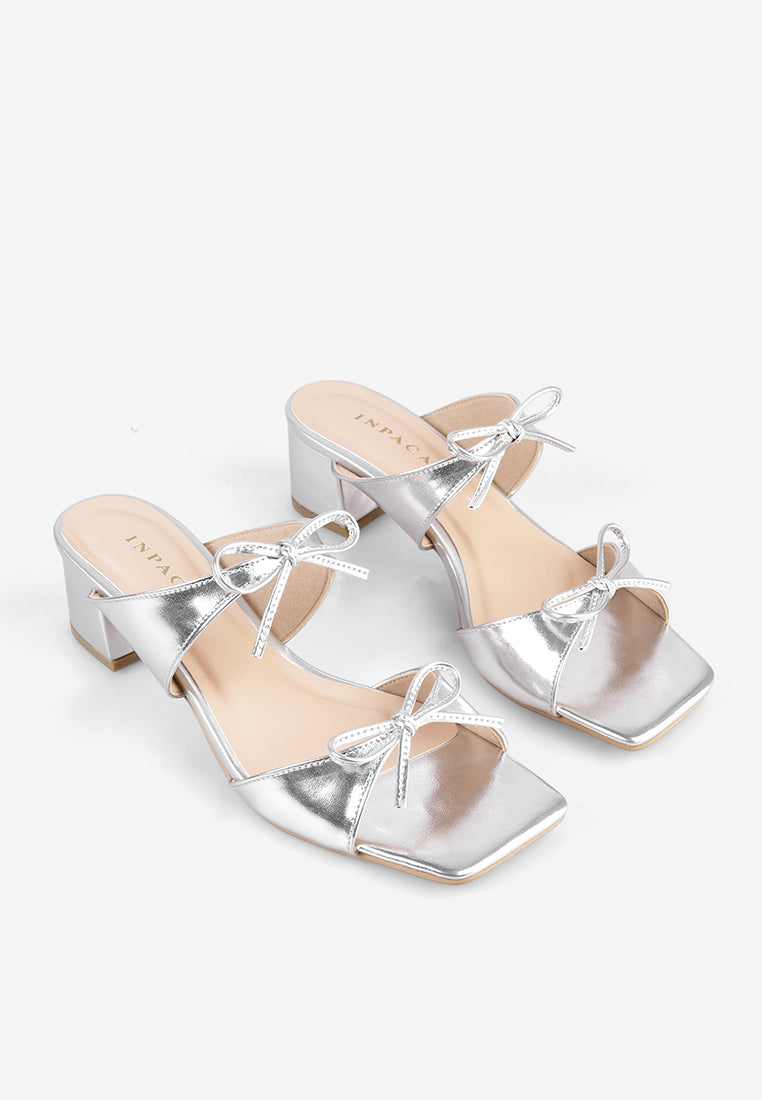 Reeve Heels in Silver