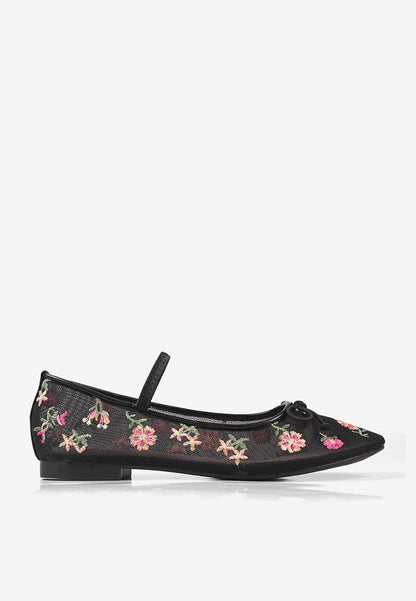 Lyla Flatshoes in Black