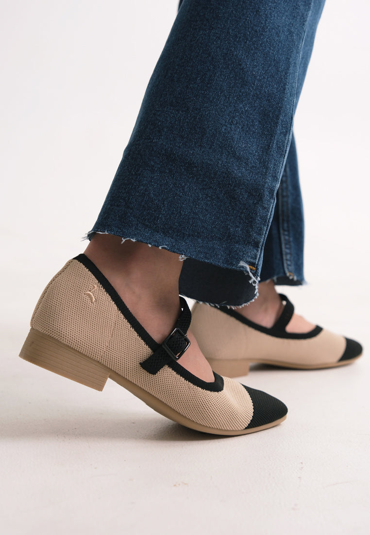 Mischa in Almond Black